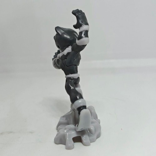 Black Panther Marvel Kinder Joy figure like new