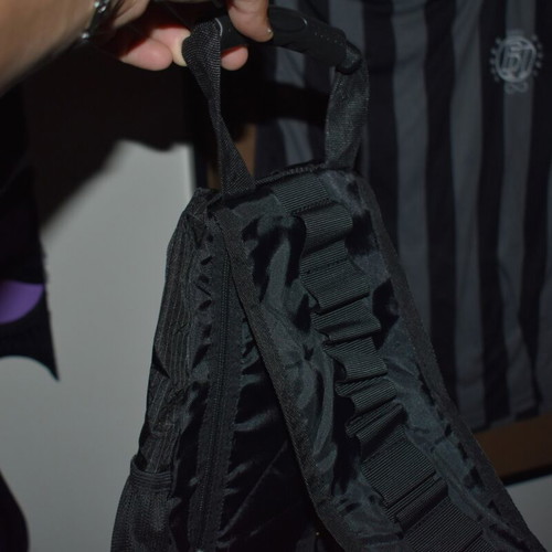 Oakley sling bag like new, black