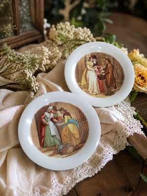Candia vintage decorative plates set of 2 20cm romantic scene like new