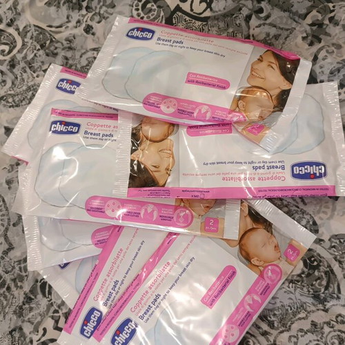 Breast pads and nipple cream like new