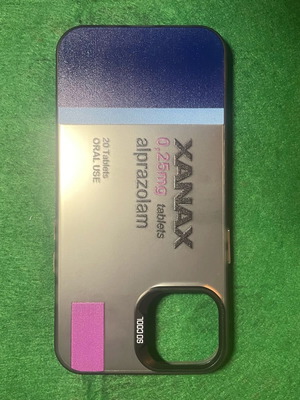 Калъф iPhone 13 Xanax нов