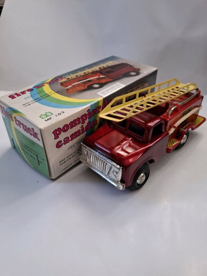 Old Chinese Tin Toy Fire Truck MF 163 like new