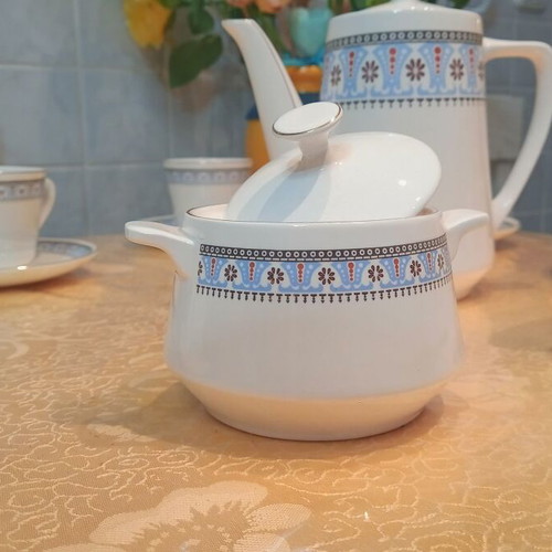 Chinese porcelain tea set like new with gold accents