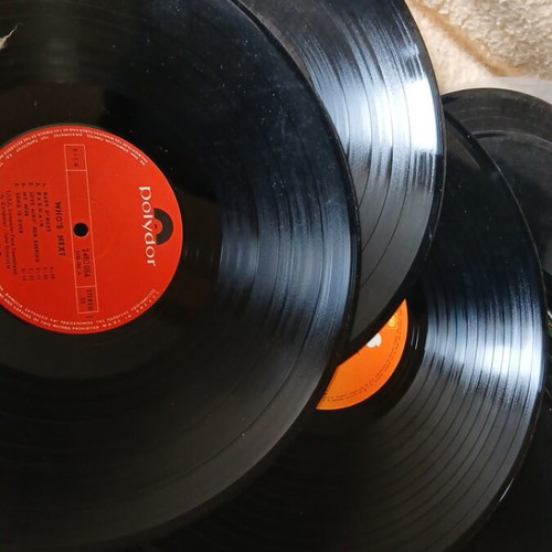 Vinyl used, pack of 30 pop rock records without sleeves