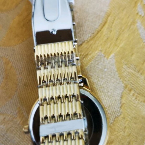 Guess wristwatch like new, gold women's