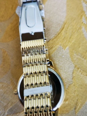 Guess wristwatch like new, gold women's