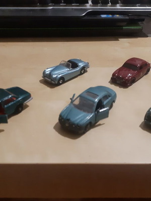 Lot of 5 British historic Jaguar and Morgan toy cars