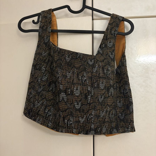Madame Shoushou top like new with gold thread embroidery, size M