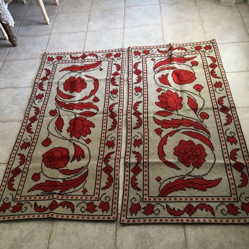 Embroidered rug new, wool thread, size 64x132 cm