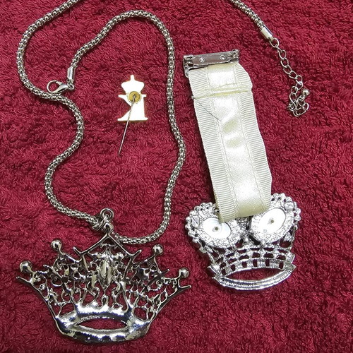 Royal Crowns set of 3 new, gray color