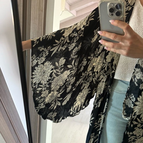 Amuse Society kimono like new, size S, black and beige