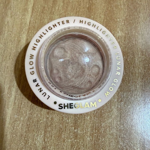 Sheglam highlighter in Tea Cake shade like new