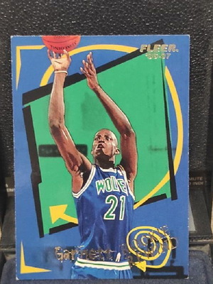 Kevin Garnett Timberwolves NBA Rookie Rewind Fleer 96-97 card