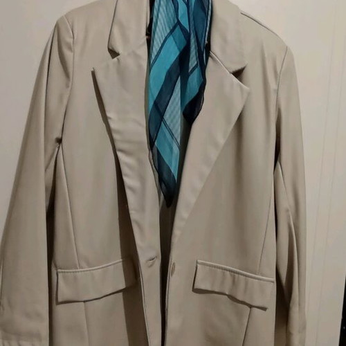 Women's leatherette jacket size Large like new, cream color