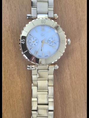 Guess Collection GC-27513L women's watch Swiss Made, like new, gold