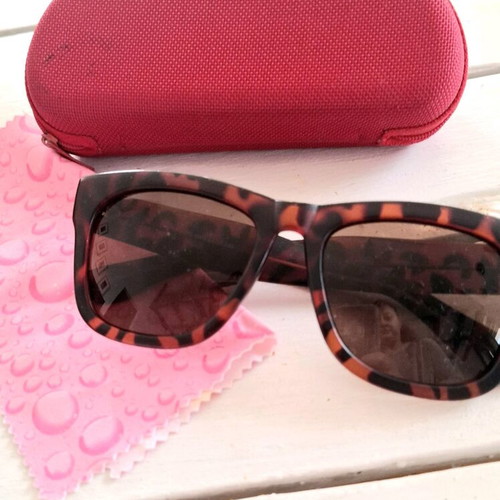 Eyewear Collection Tartaruga Sunglasses Brown with Red Case