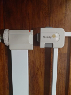 Πορτάκι ασφαλείας Safety 1st με επέκταση σαν καινούργιο