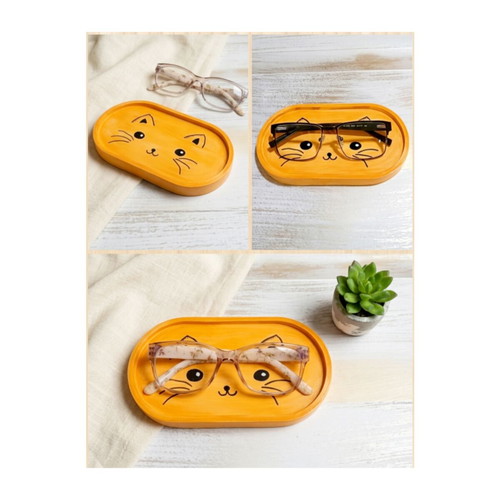 Handmade ceramic tray with cat design for glasses or jewelry