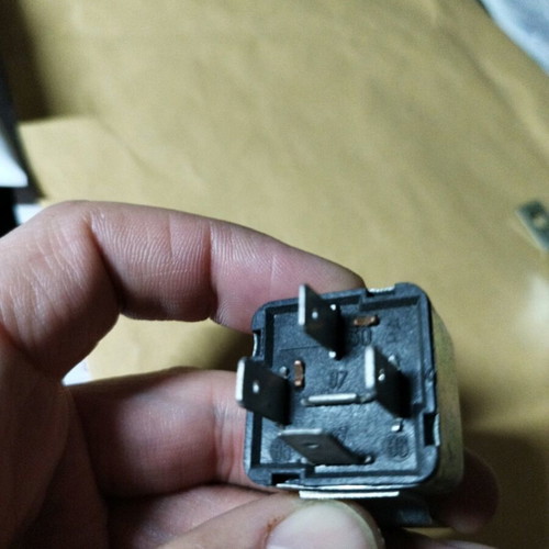 Car relay 12V 30A new, Italian origin, metal
