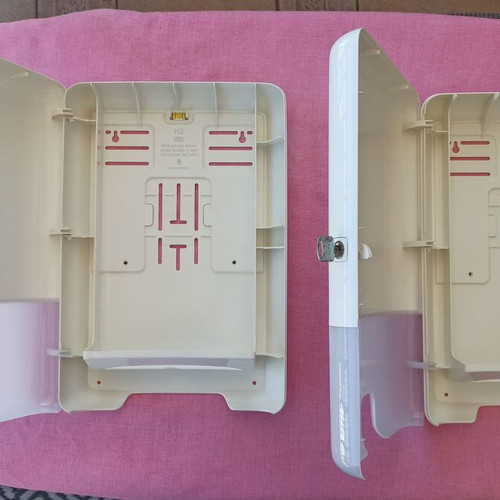 Tork 552000 hand towel dispensers like new, set of 2