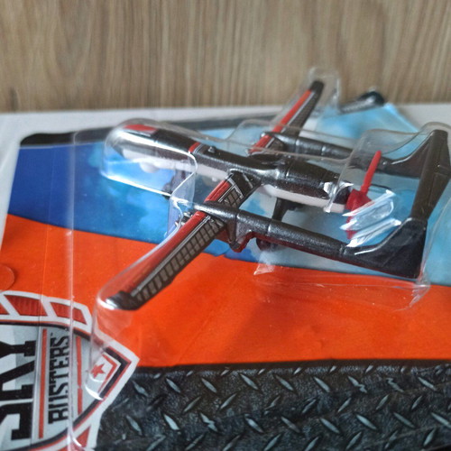 Matchbox Sky Busters SB94 Drone new sealed, red black white 1:64