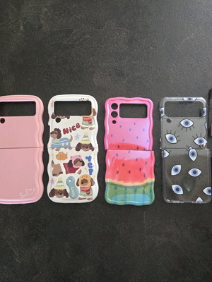 Samsung Flip 4 cases used, set of multiple