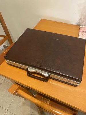 Χαρτοφύλακας Samsonite vintage μεταχειρισμένος με μικρή ατέλεια