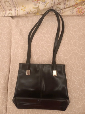 Τσάντα ώμου μαύρη σαν καινούργια