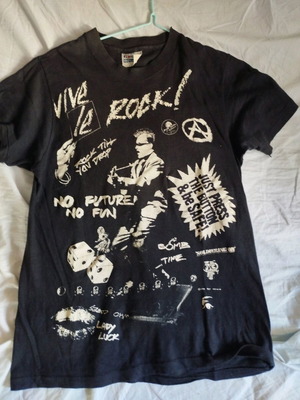 Vive Le Rock! Vintage 1983 T-shirt Hanes black, like new, Small 34-36