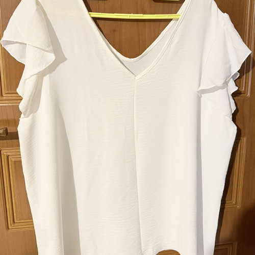 White airy blouse with V neckline and ruffle sleeves, like new, size L/XL