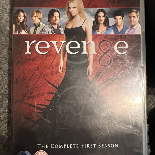 Revenge Season 1 Boxset DVD used, in very good condition
