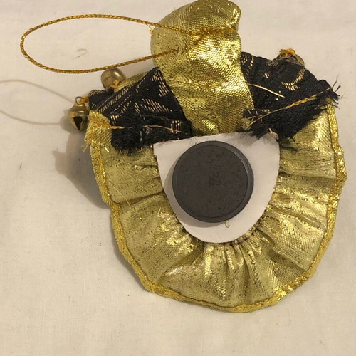 Decorative mask magnetic or hanging like new