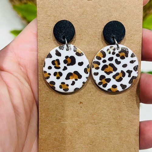 Animal print round earrings new made of polymer clay