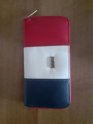 Large women's wallet used in very good condition