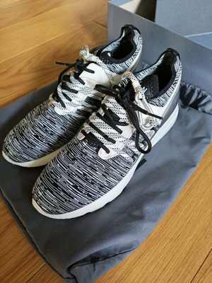 Hogan sneakers size 39.5 new black and silver