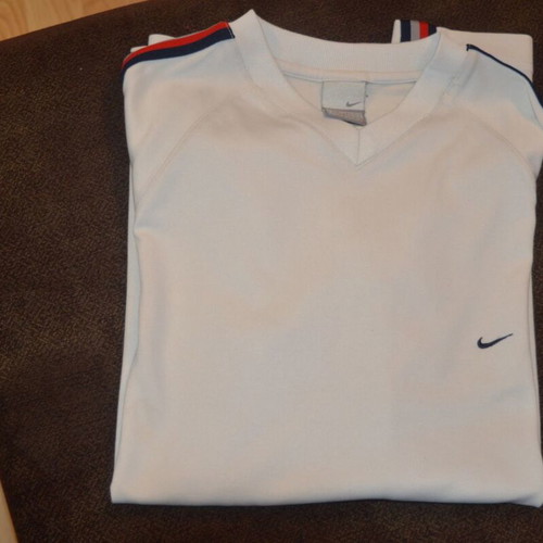 Nike vintage v-neck t-shirt white size L used
