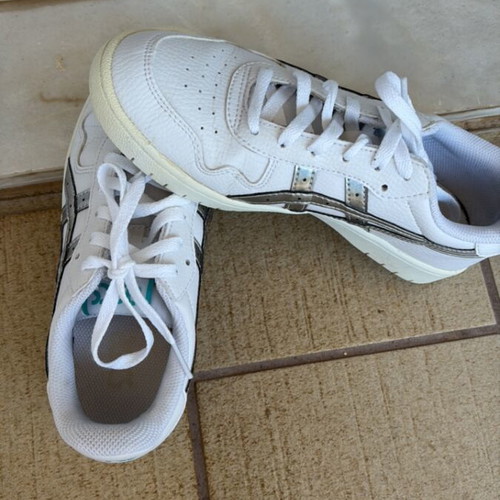 Asics women's athletic shoes, white, size 37.5