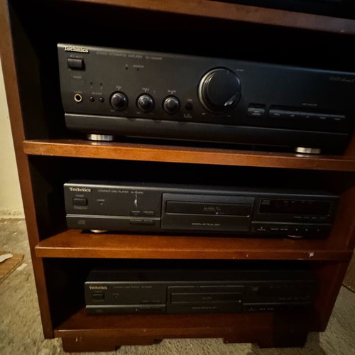 Sound system with DJ Gemini PDM-14 mixer, Technics CD players and wooden furniture like new