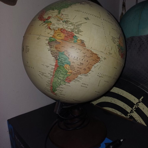 Globe lamp like new