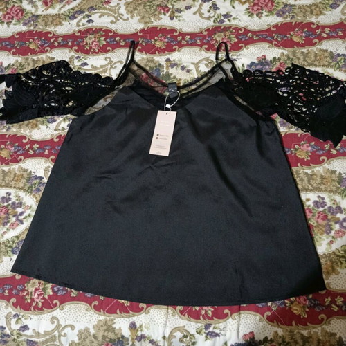 Emery Rose satin blouse M new, black with lace