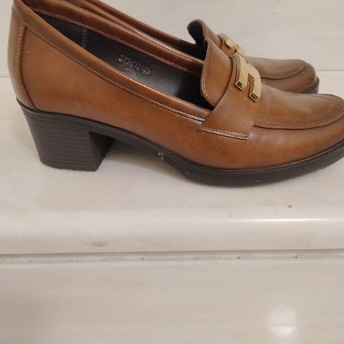 Brown shoes with buckle new, size 40