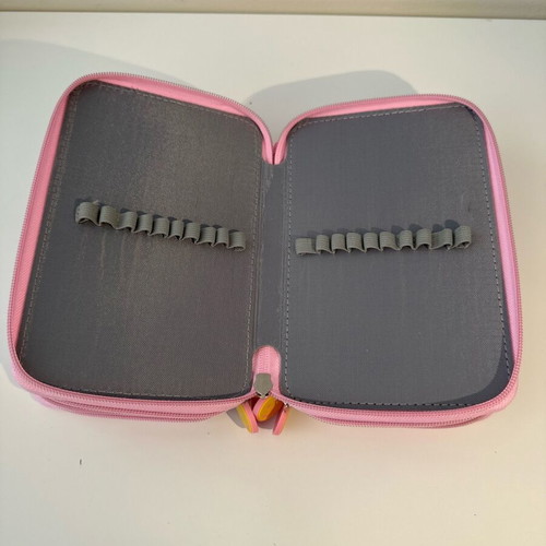Girls' pencil case used for 70 markers or colored pencils