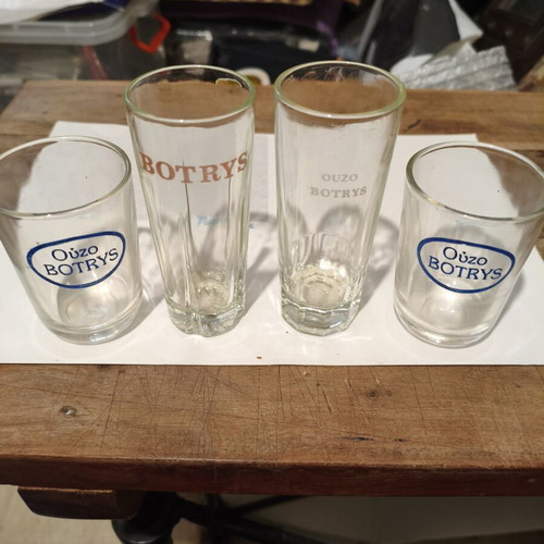 Botrys ouzo glasses set of 4, 1970s vintage