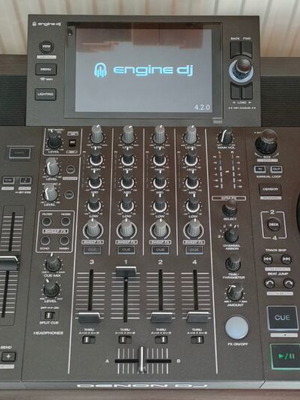 Denon SC Live 4 DJ κοντρόλερ