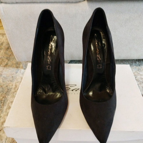 Sante leather pumps like new with black and gray suede