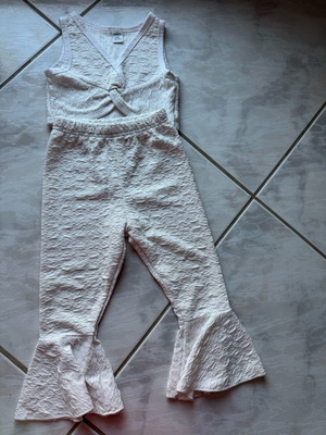 Girls' set 18-24 months like new, white