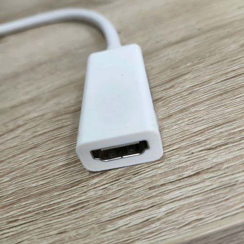Display port male to HDMI female converter