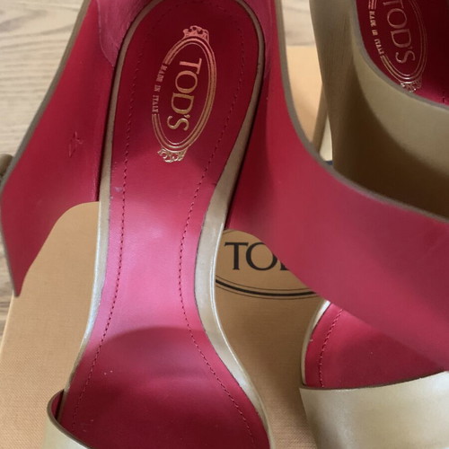 Tod's leather sandals new with red interior details