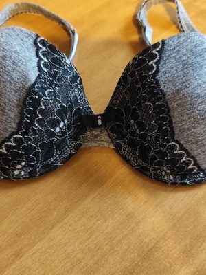 Grey melange bra with black lace used