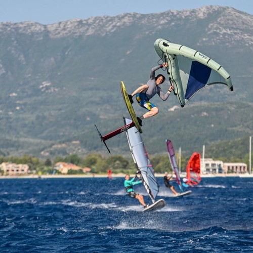 Axis foil set with front wings, rear wing, fuselage, mast and accessories